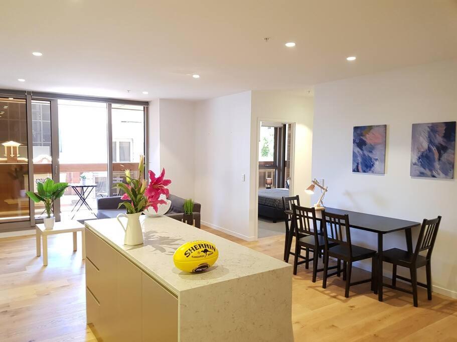 Apartment Spectacular Melbcbd 3br2bth Freeparking Sthrncrs