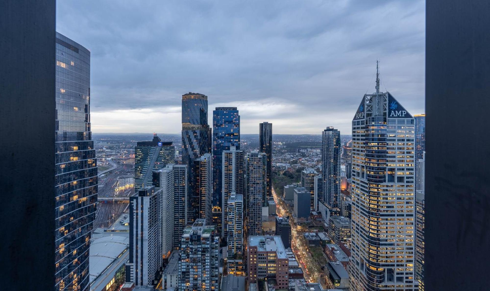 Luxury Collins St Apartment- 2br W Balcony- High Floor Apartment