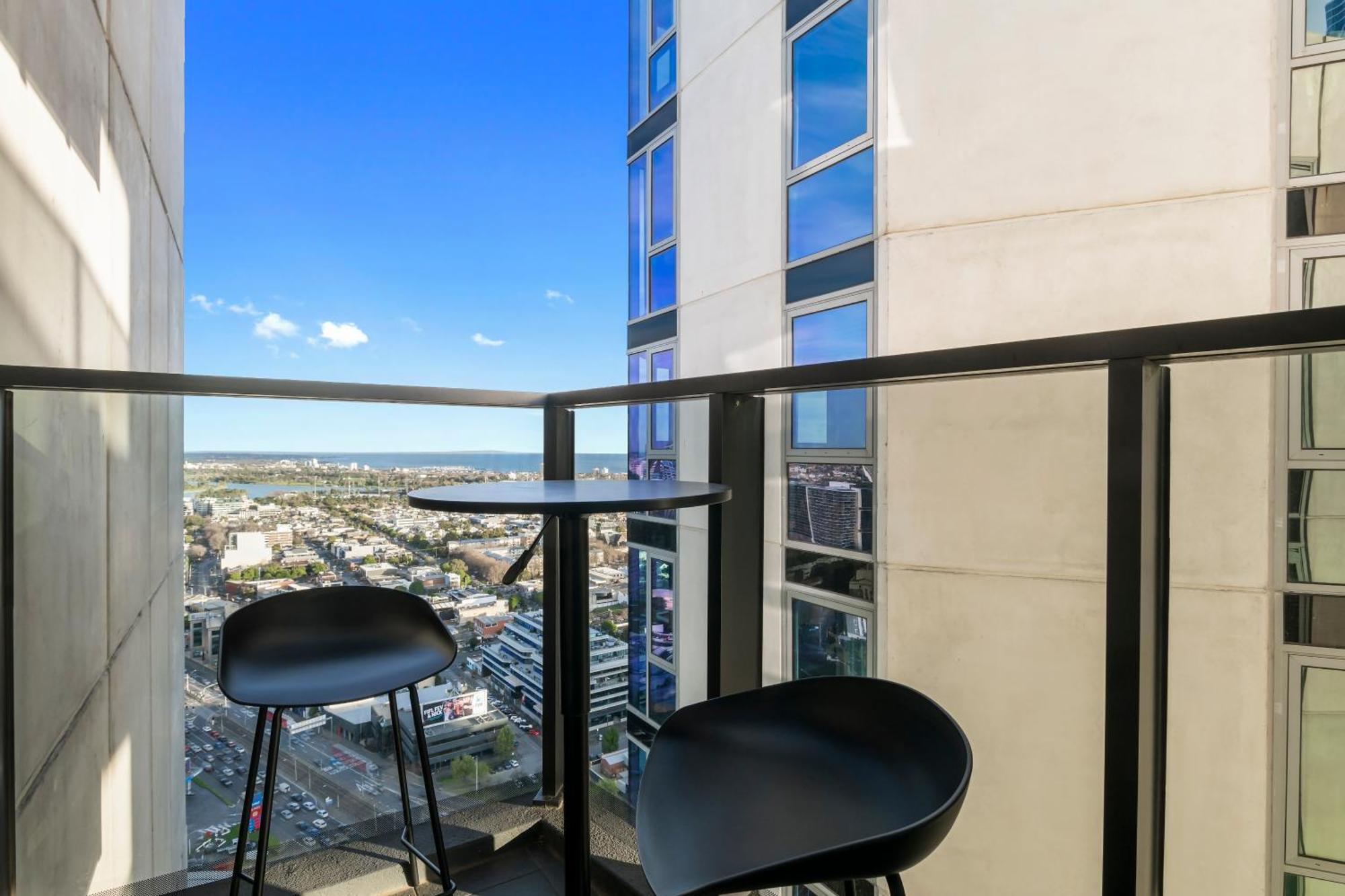 Stylish 1br W Stunning And Bay Views! * Melbourne