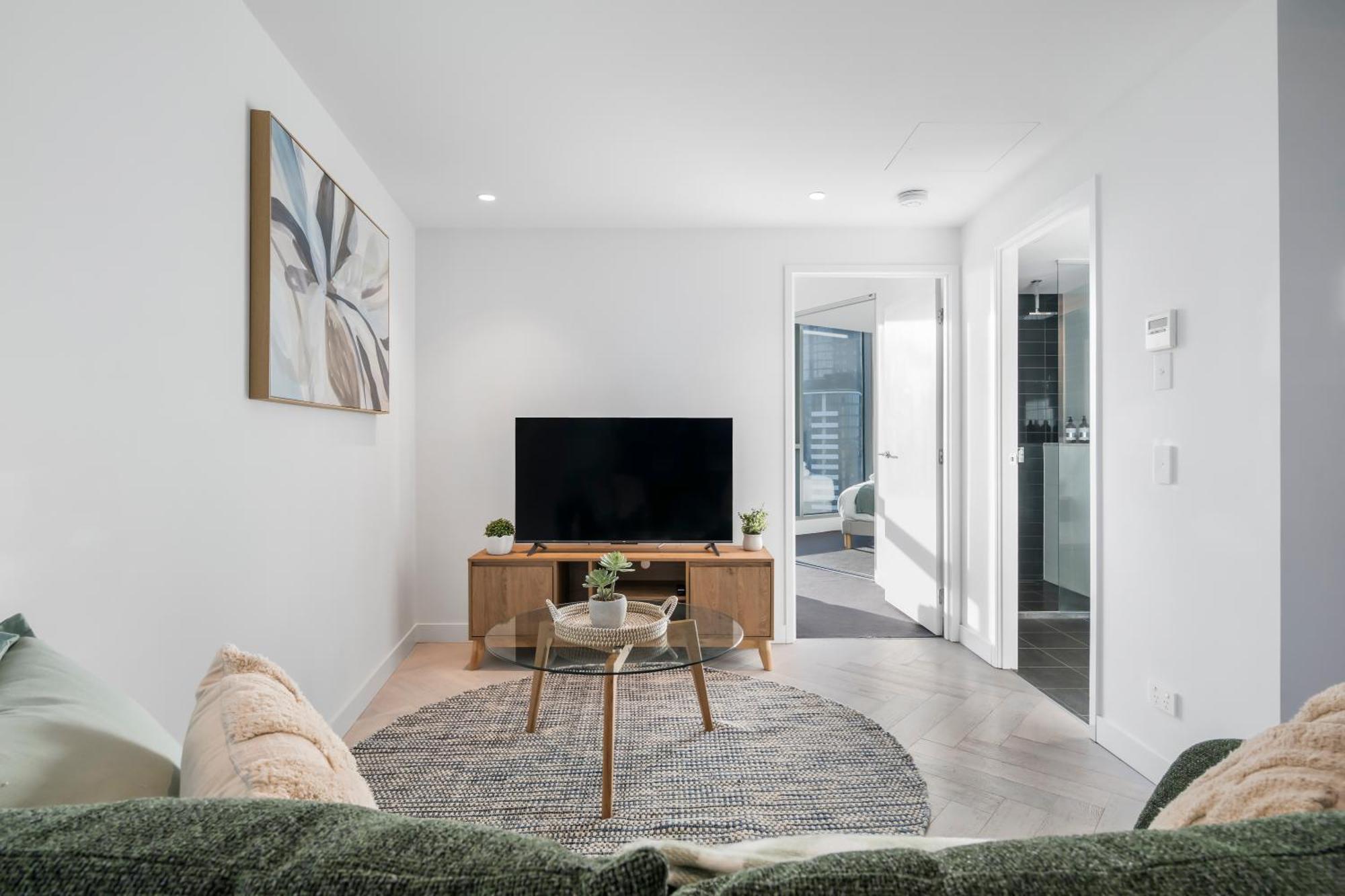 Stylish 1br W Stunning And Bay Views!