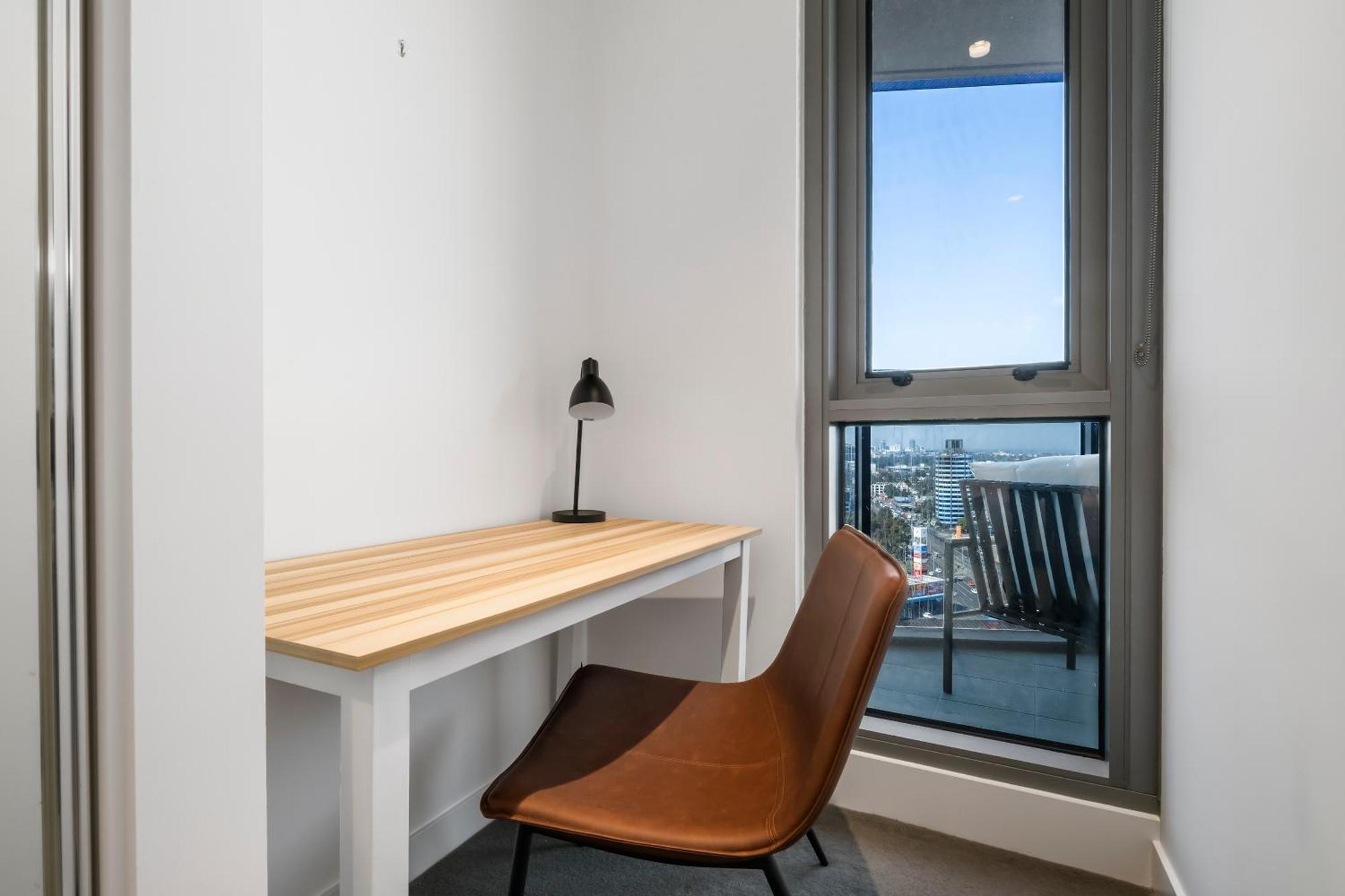 Southbank 1br With Balcony And Study Desk Apartment *