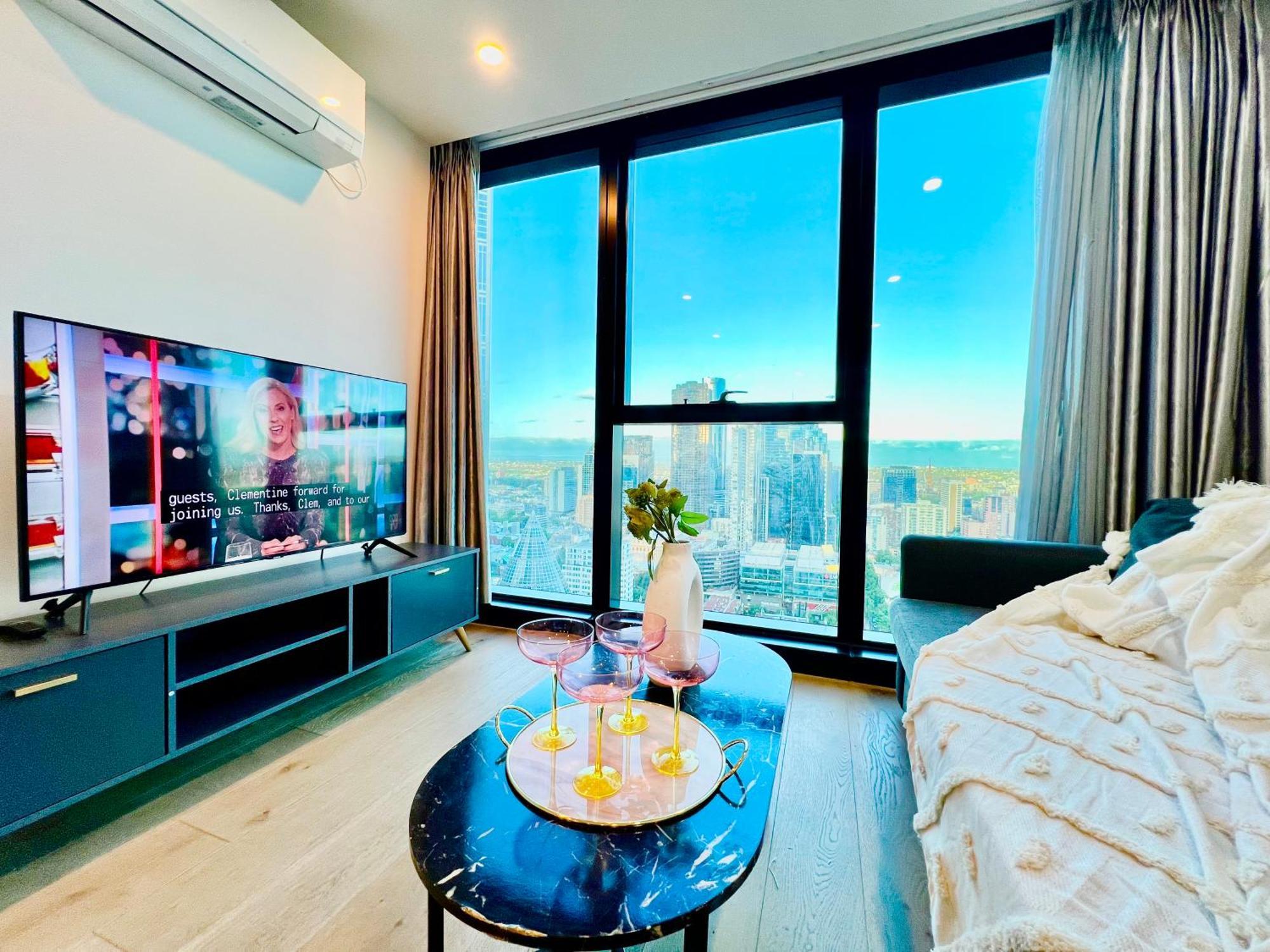 Central 3-bedroom 2 Bathroom 5 Beds Melbourne