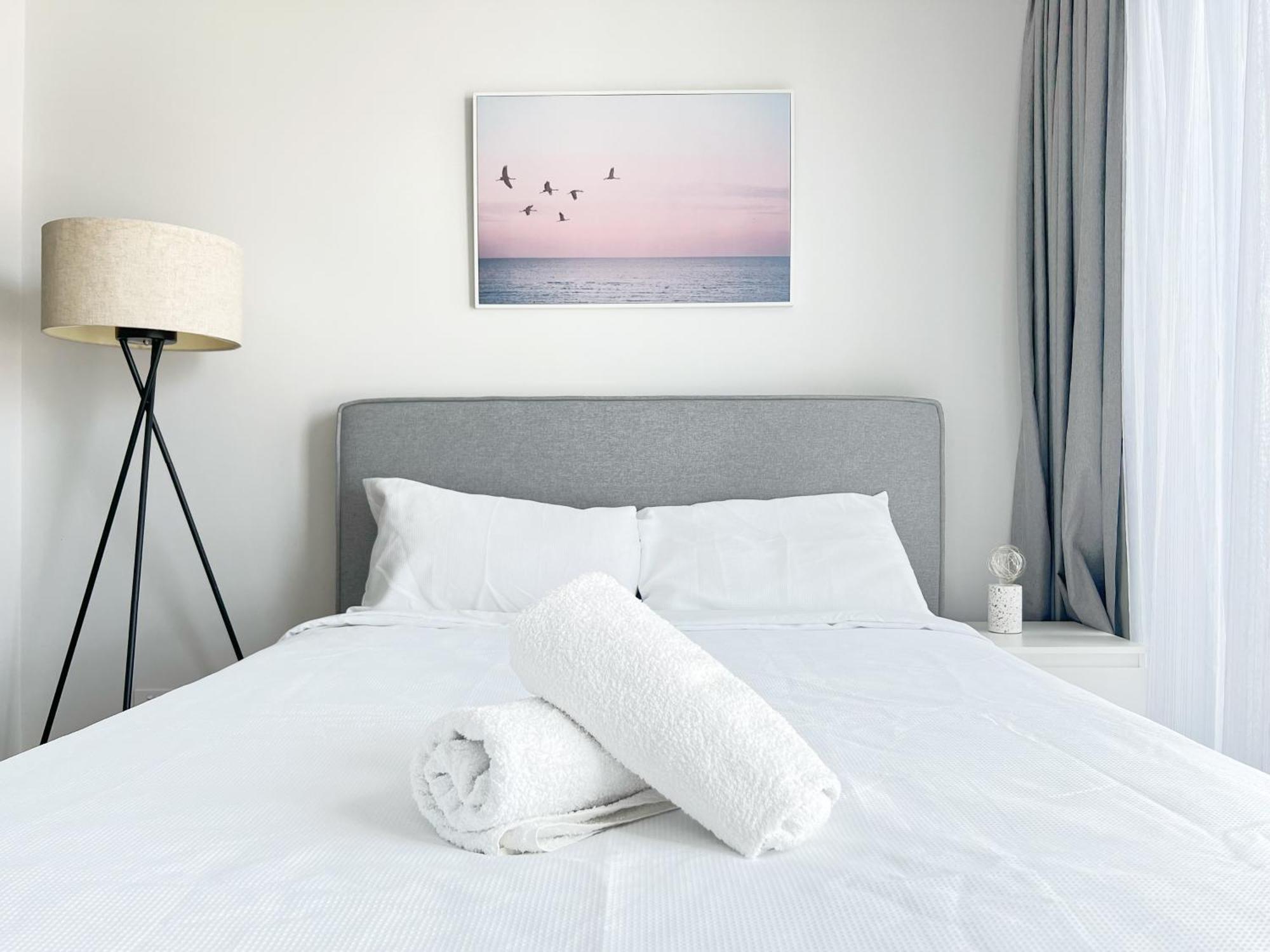 Central 3-bedroom 2 Bathroom 5 Beds Apartment