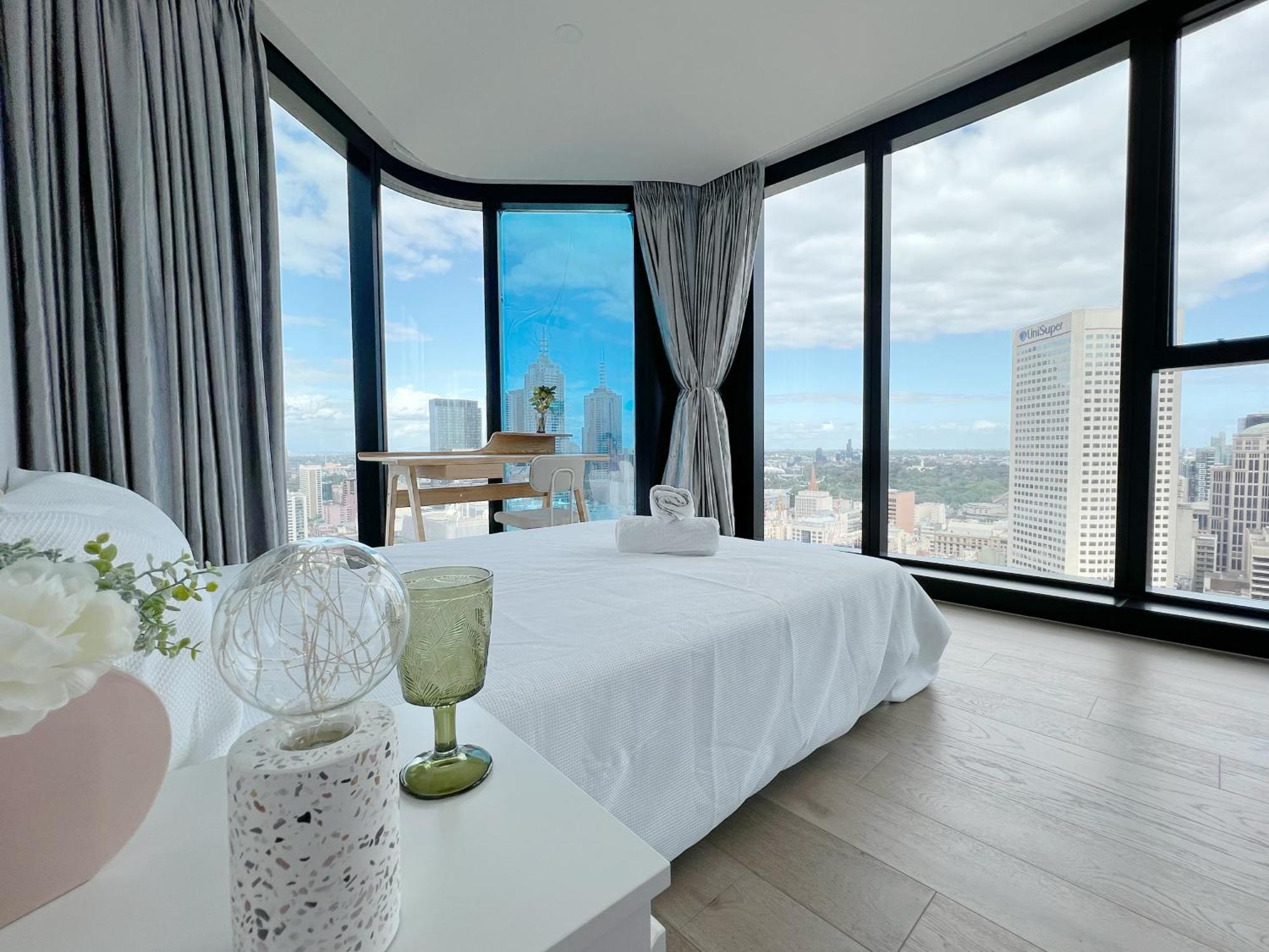 Central 3-bedroom 2 Bathroom 5 Beds Apartment