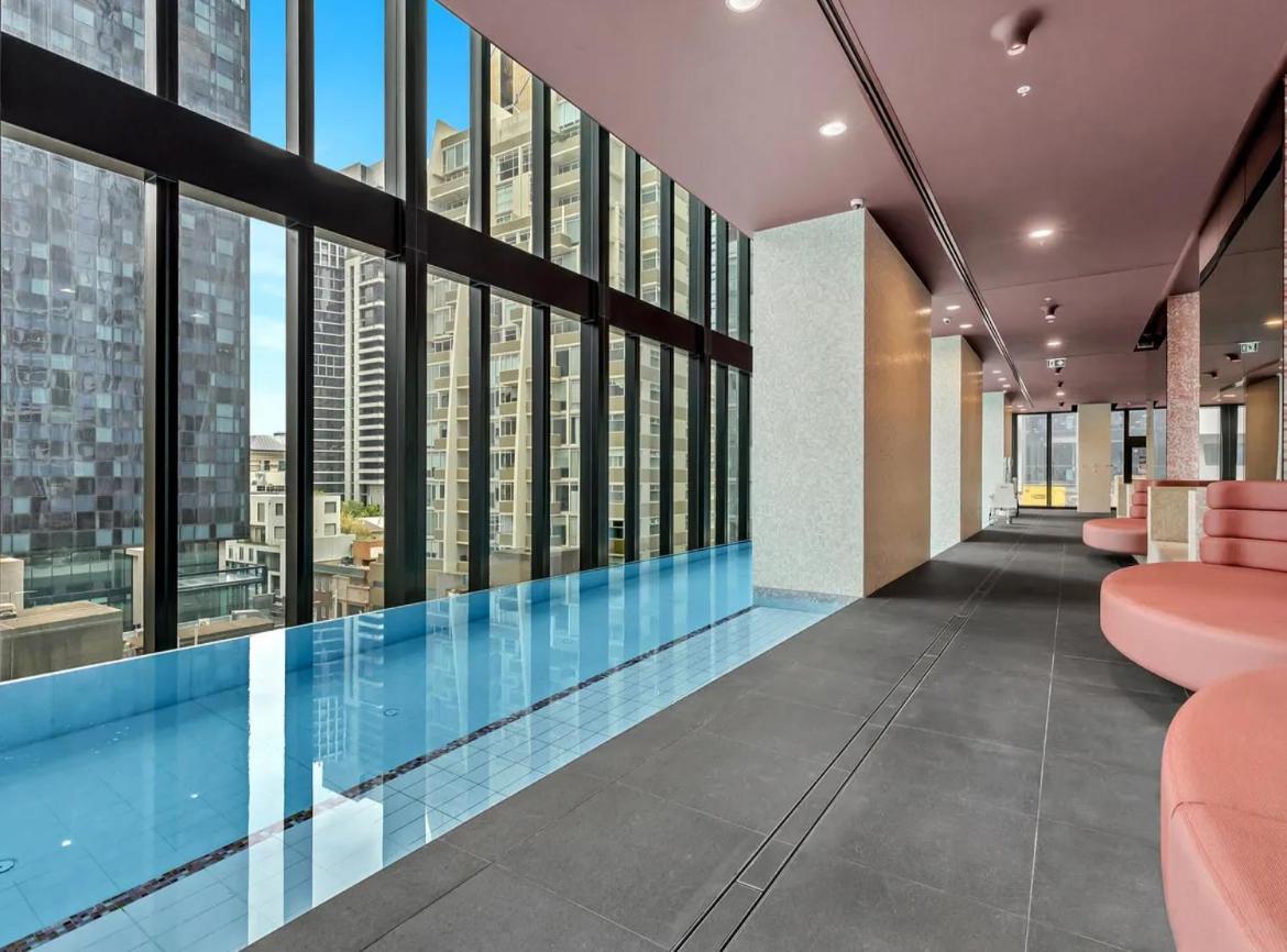 Central 3-bedroom 2 Bathroom 5 Beds Apartment *