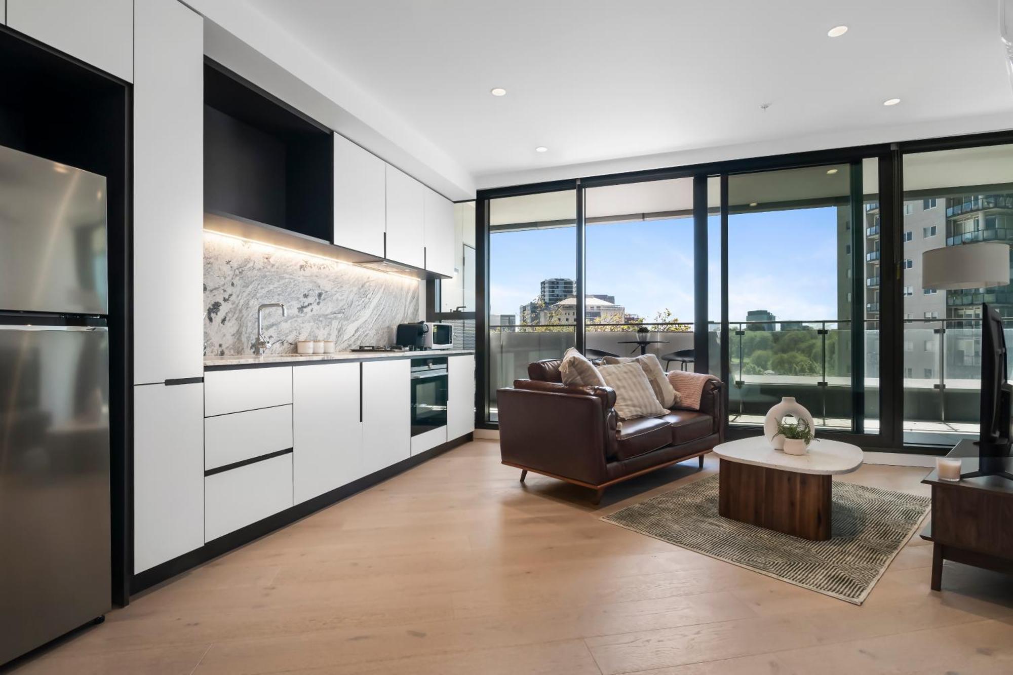 Stunning Cbd Pad Location With Gym, Pool Apartment Melbourne