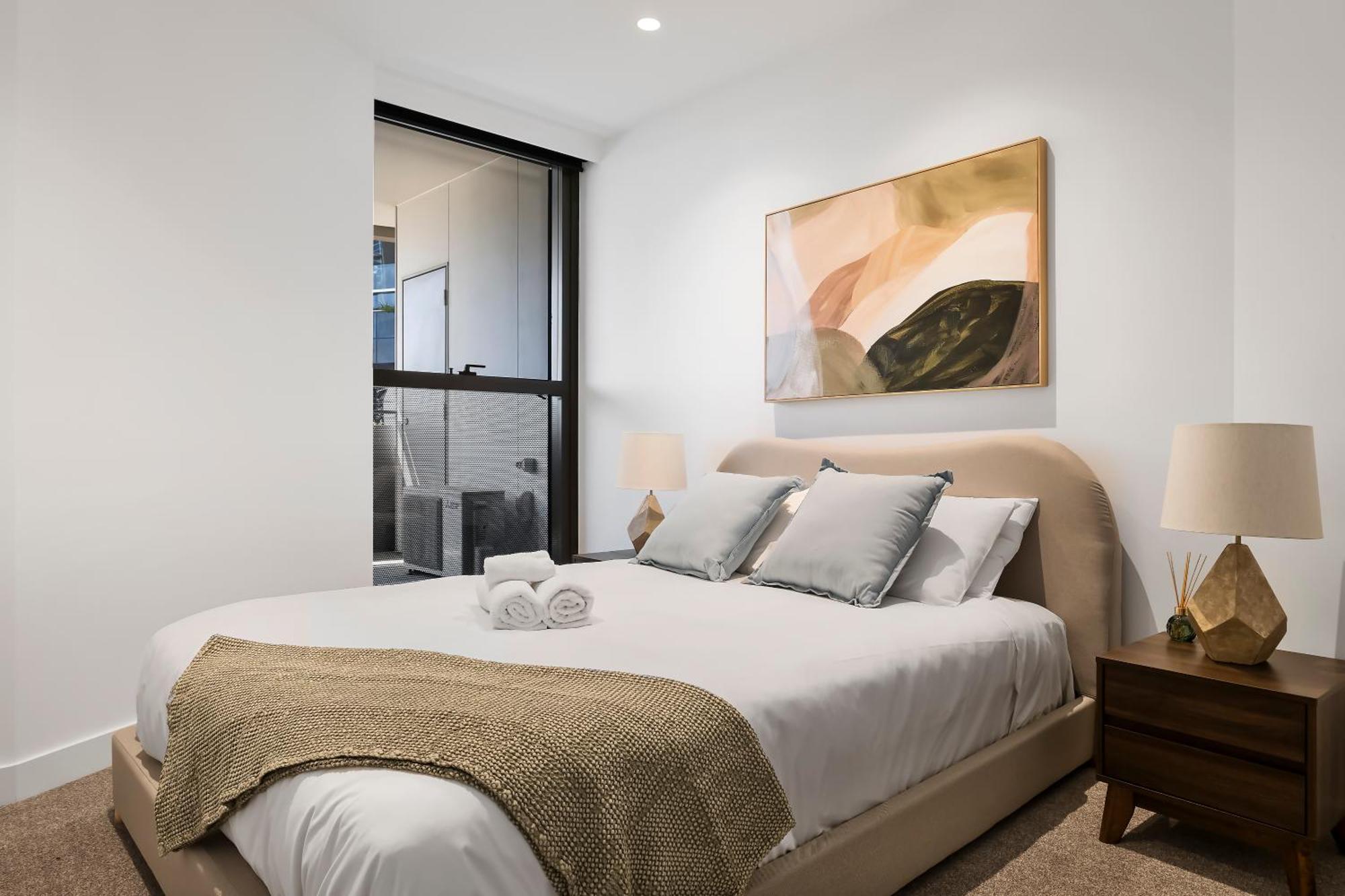 Stunning Cbd Pad Location With Gym, Pool Apartment