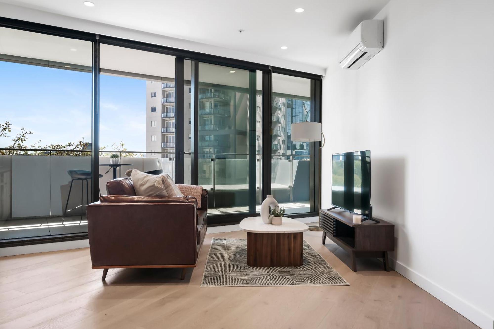 Stunning Cbd Pad Location With Gym, Pool Apartment