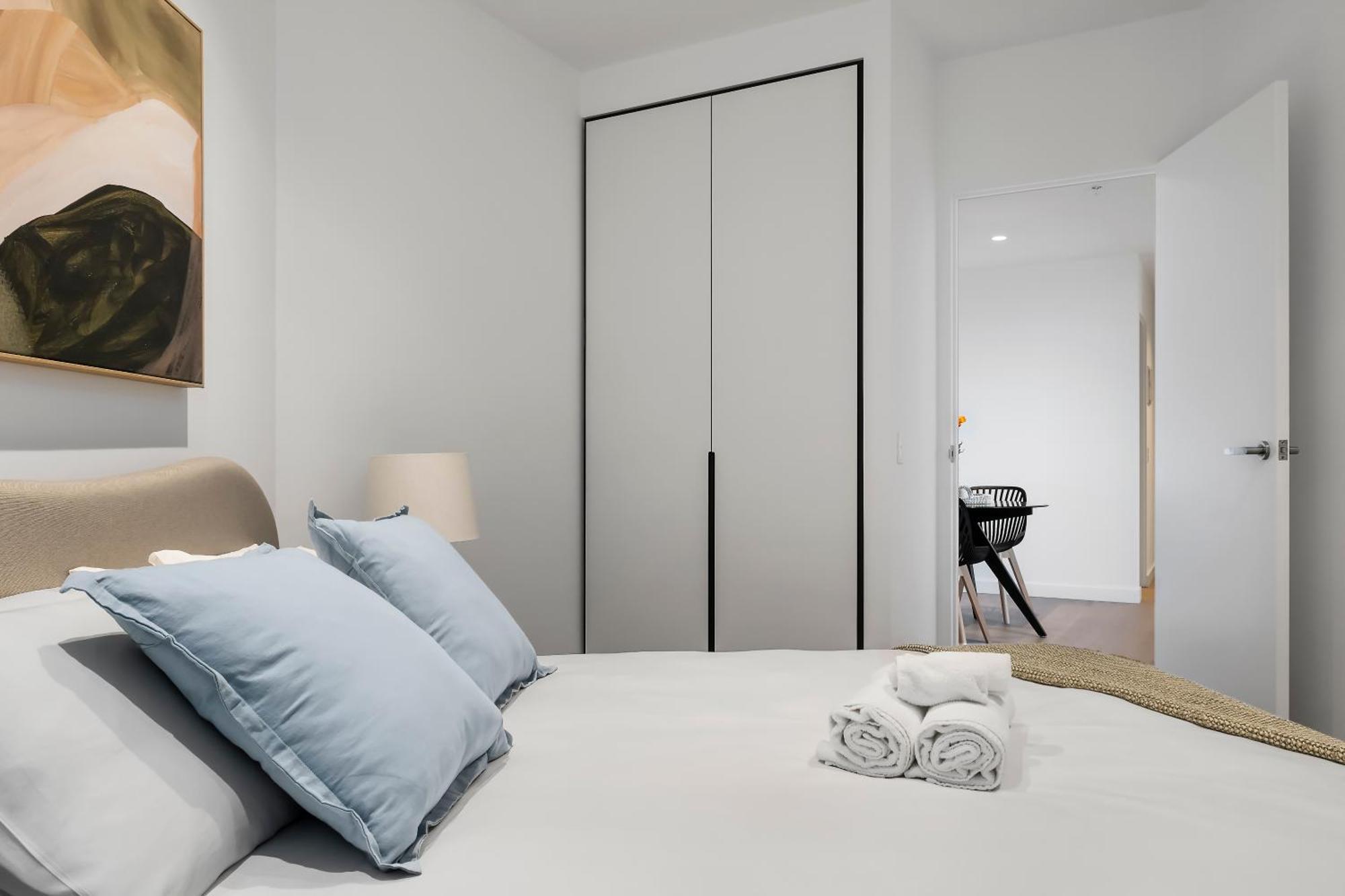 Apartment Stunning Cbd Pad Location With Gym, Pool *