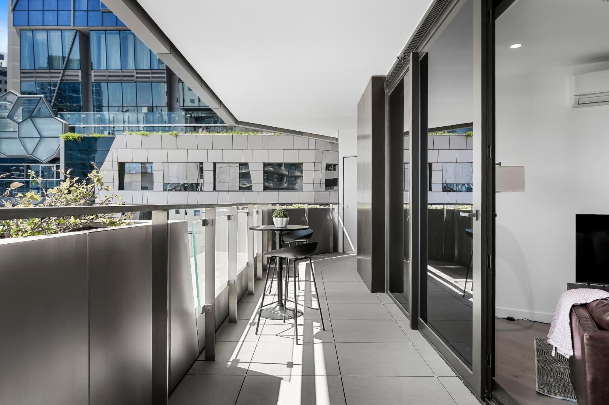 Stunning Cbd Pad Location With Gym, Pool Apartment