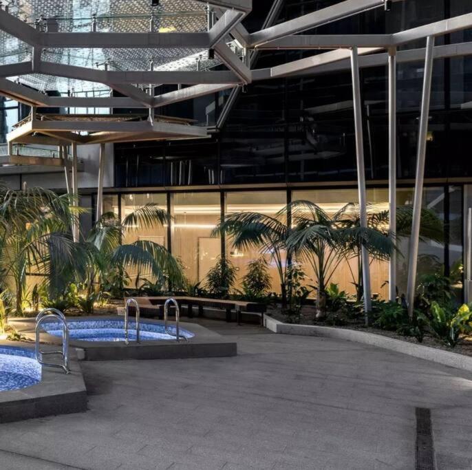 Royal Executive Living Corporate Sky Residence West Side Place Apartment *