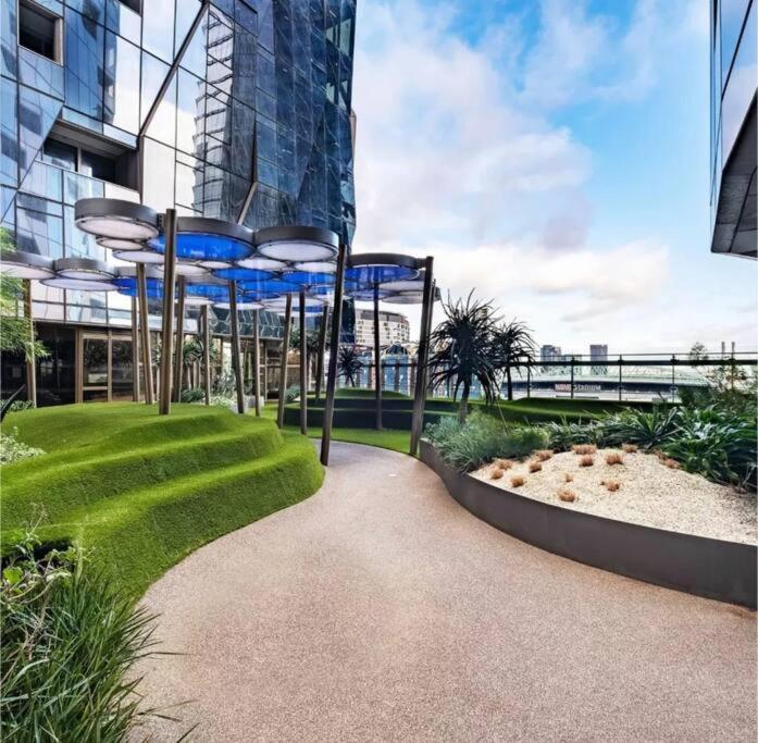 Royal Executive Living Corporate Sky Residence West Side Place *