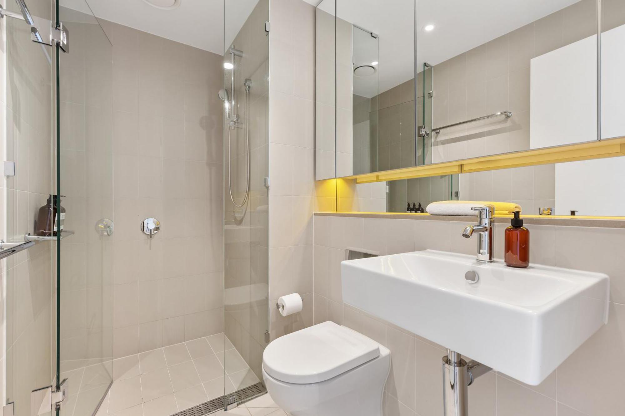 Perfect Docklands 1br With Stunning River Views Apartment