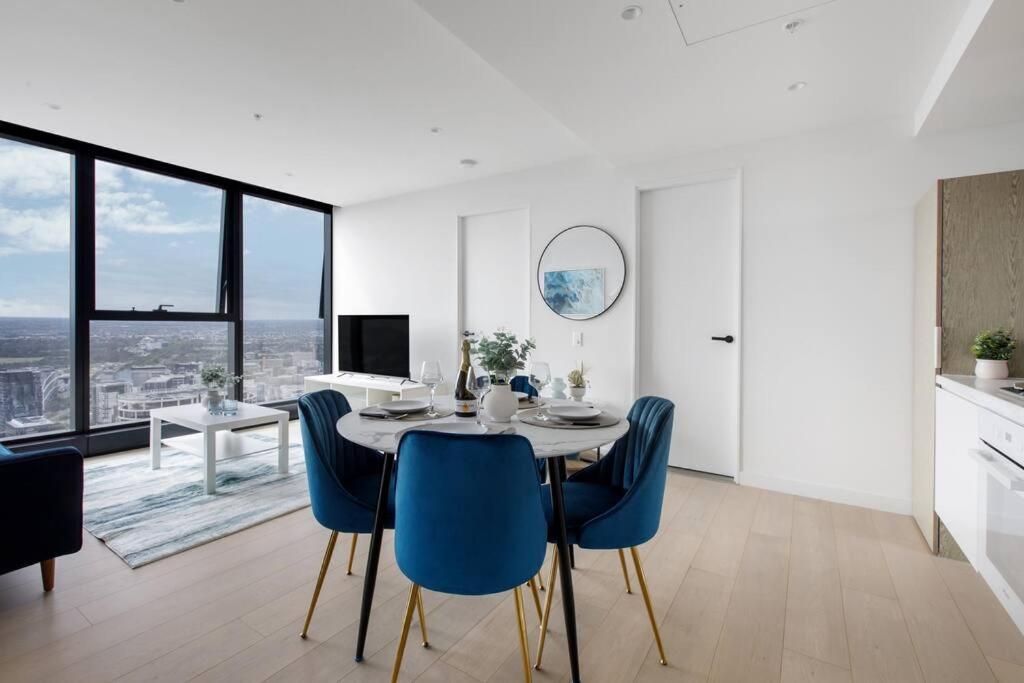 Apartment Breathtaking Views - Spacious 2br Ensuite In Heart Of Cbd Melbourne