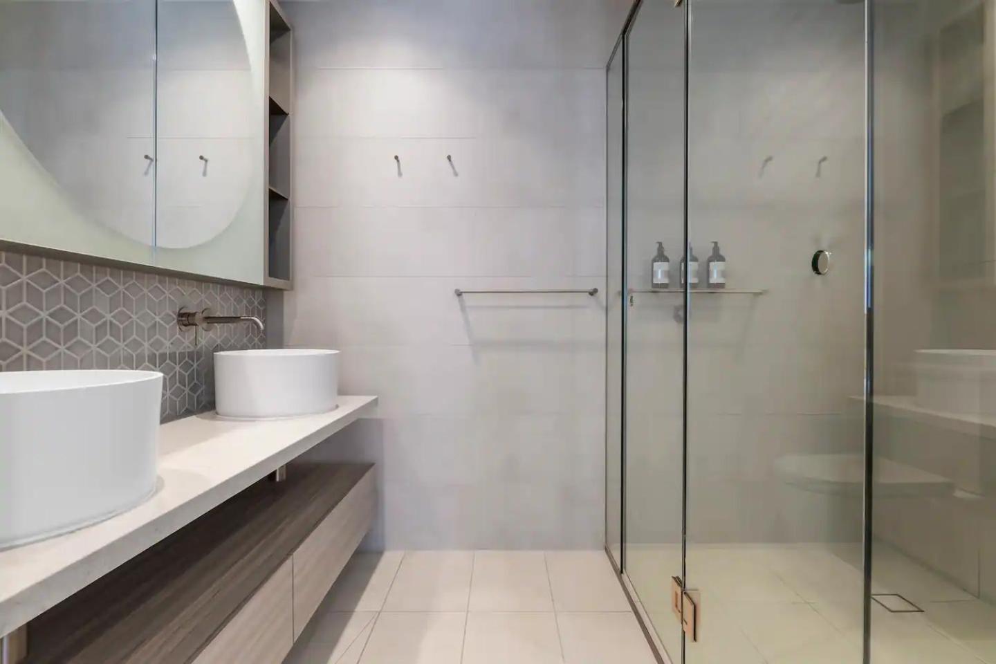 Gorgeous 3br W Stunning Bay Views And 2 Car Park Melbourne