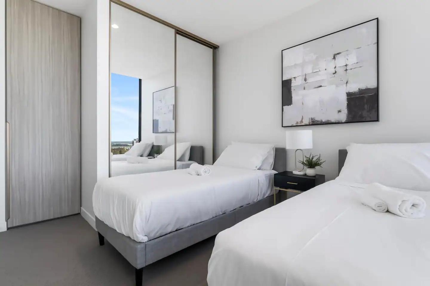 Apartment Gorgeous 3br W Stunning Bay Views And 2 Car Park *