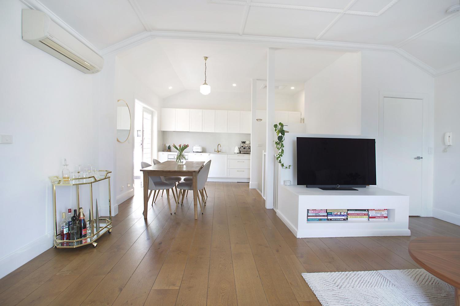 Chic Elwood Escape By Ready Set * Melbourne