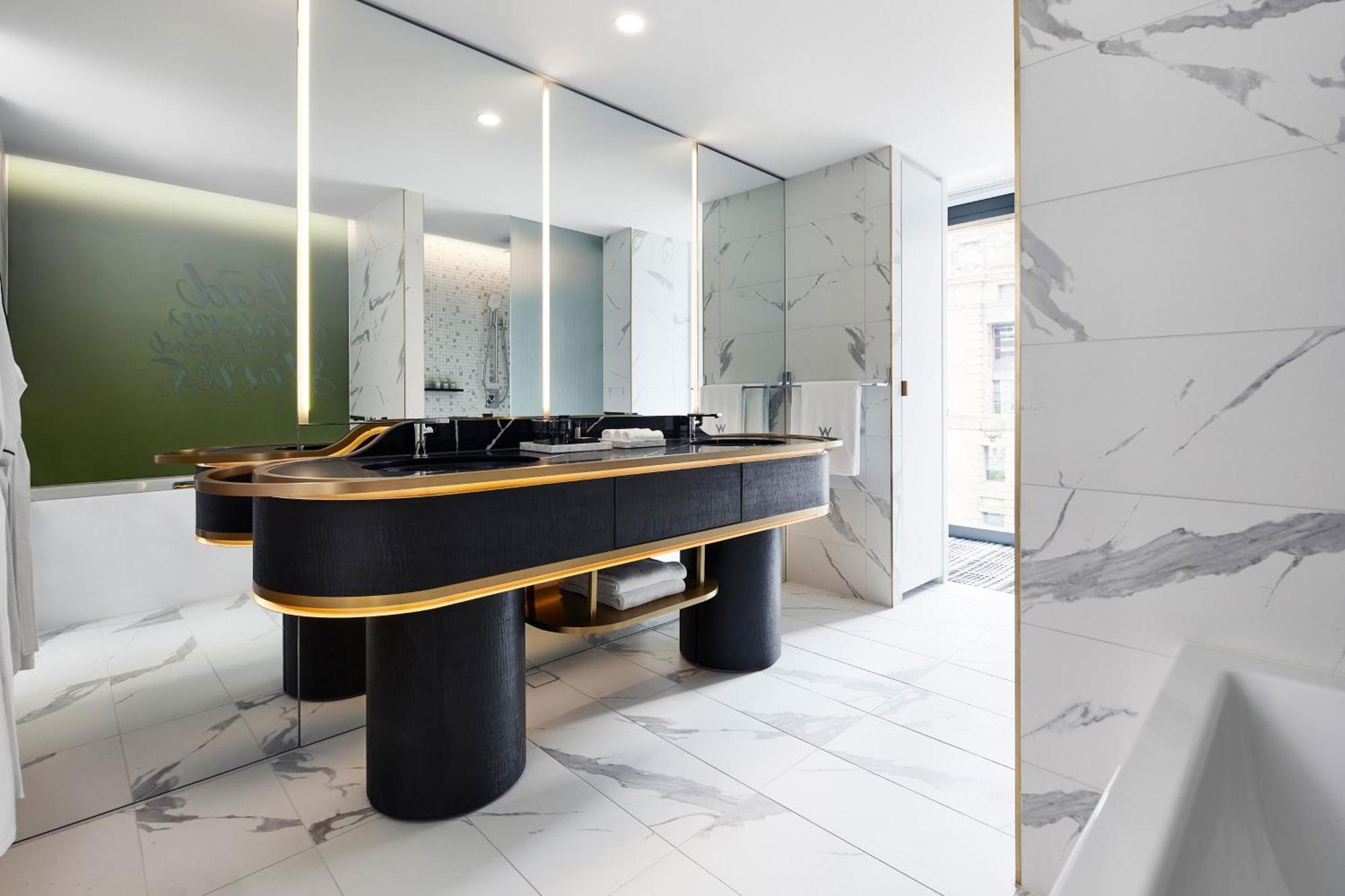 W 5* Melbourne