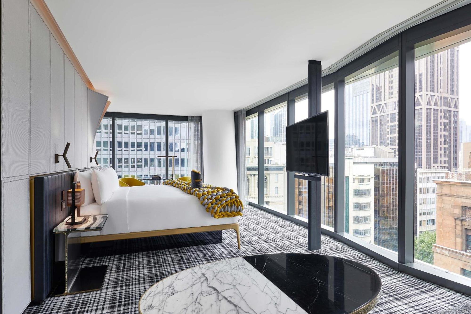 W Hotel 5*