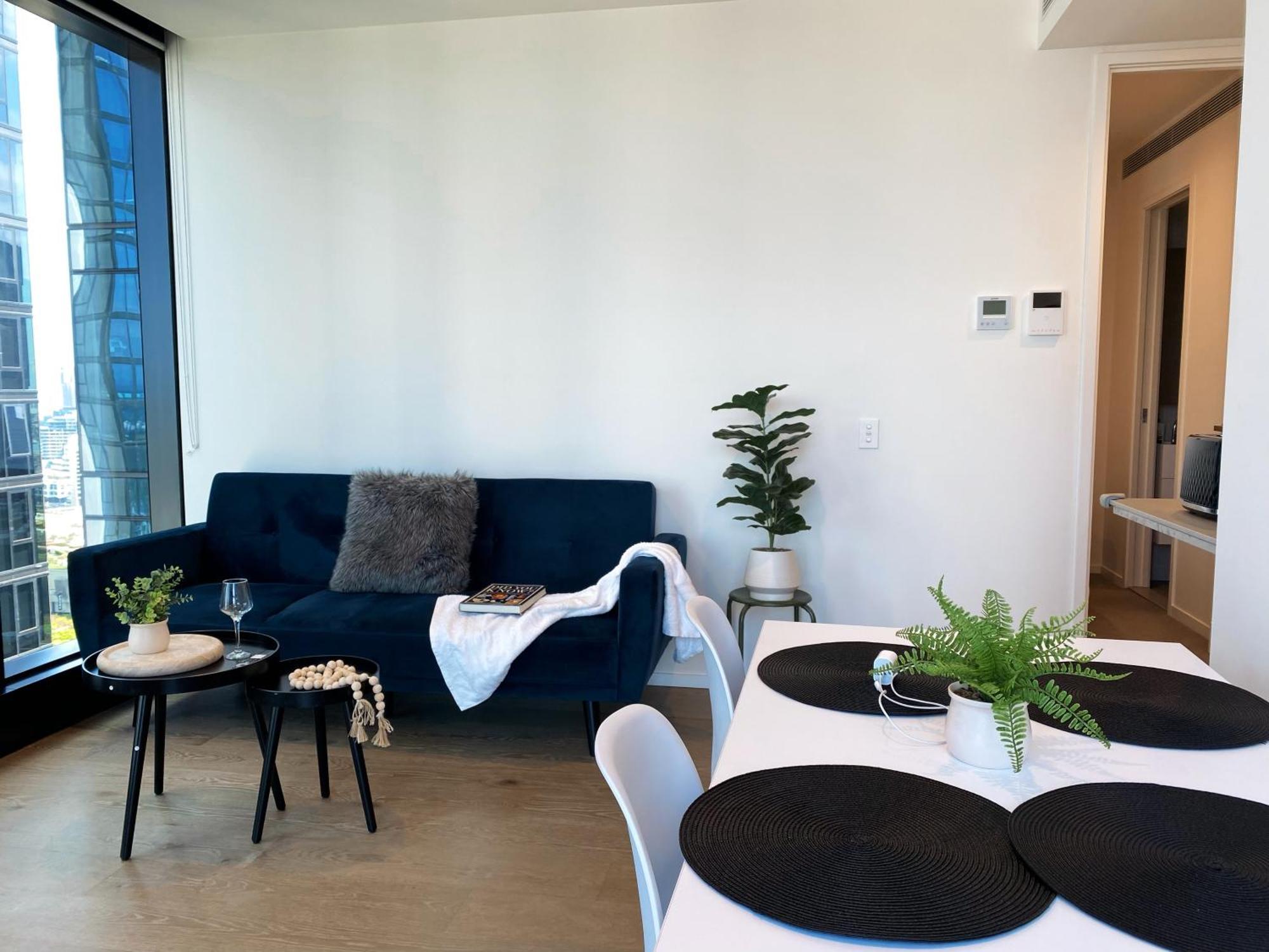 Apartment Luxury Steps Away From Crown *