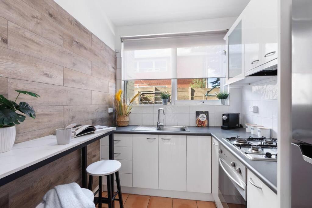 Cozy 1 Bedroom - Caulfield Park