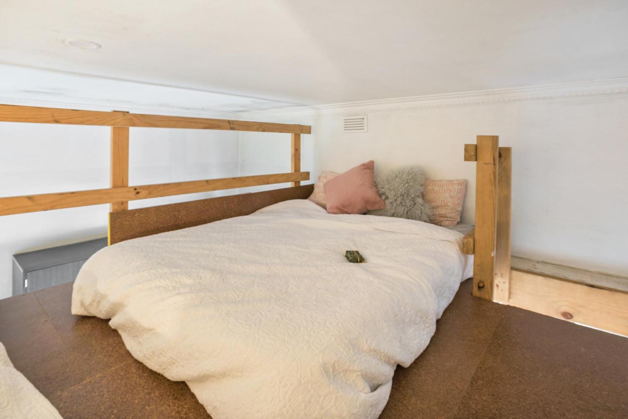 Carlton- Loft To 2bedroom Lofts-2-4pax 12mins Apartment