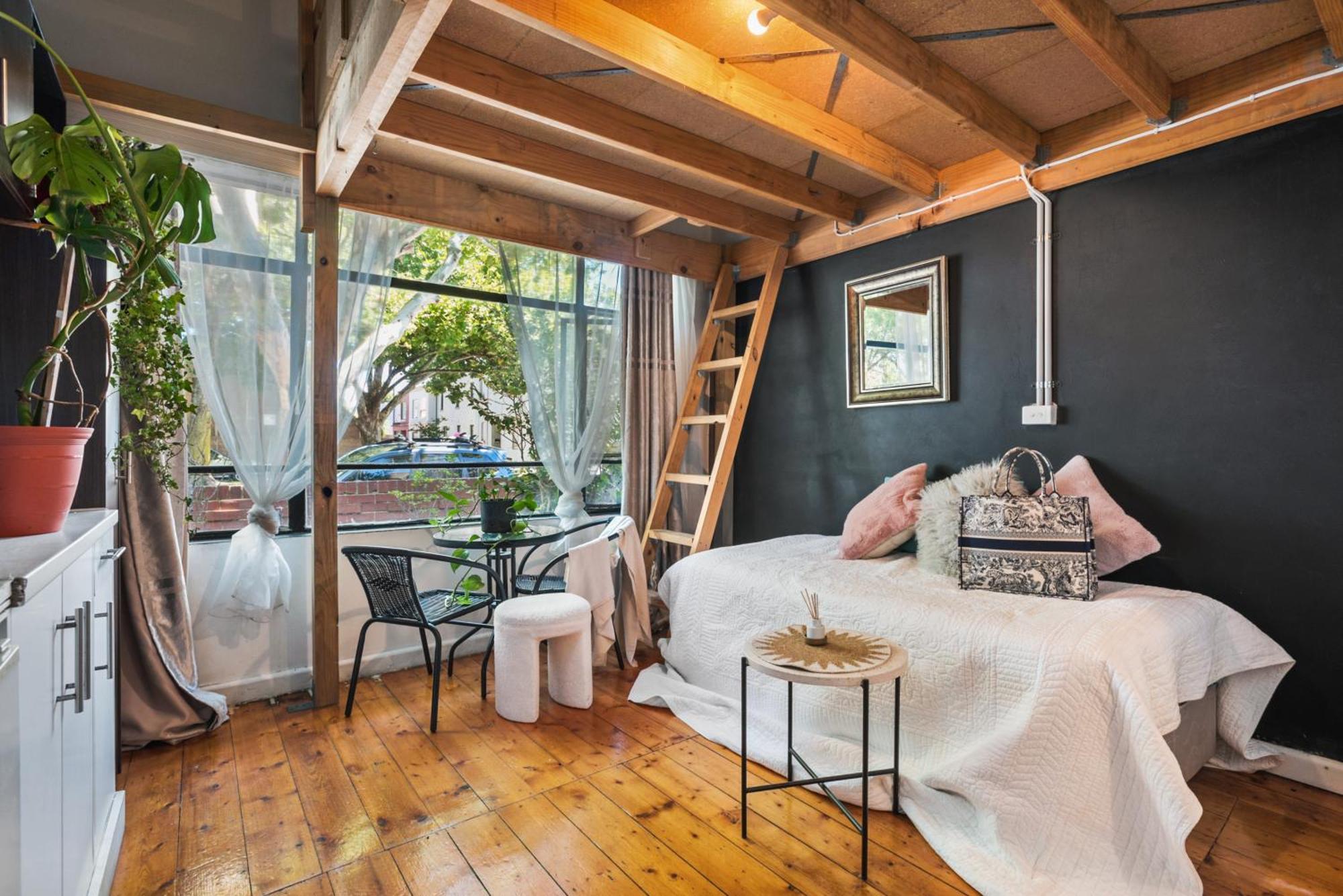Carlton- Loft To 2bedroom Lofts-2-4pax 12mins Melbourne