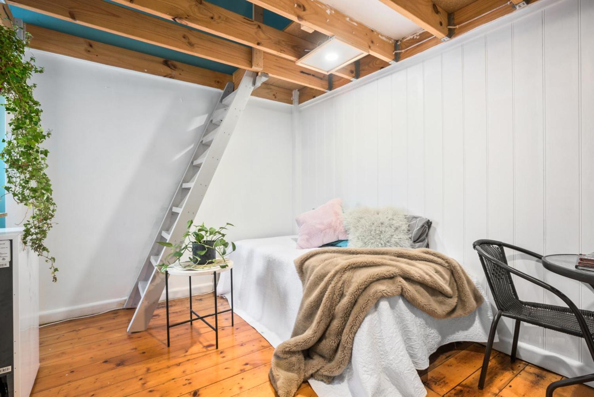 Carlton- Loft To 2bedroom Lofts-2-4pax 12mins