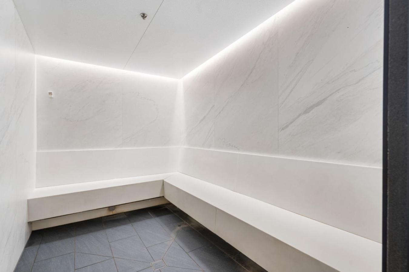 Apartment Style Featuring Luxury Facilities - Sleeps 5 *