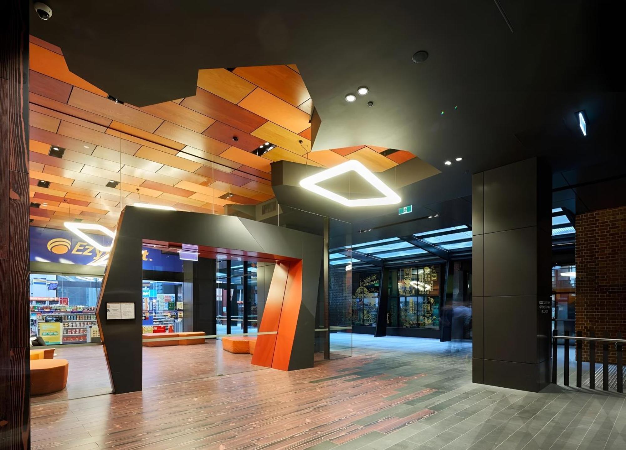 Mega Style Swanston Square * Melbourne