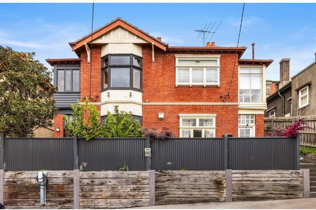Stunning Art Deco * Melbourne