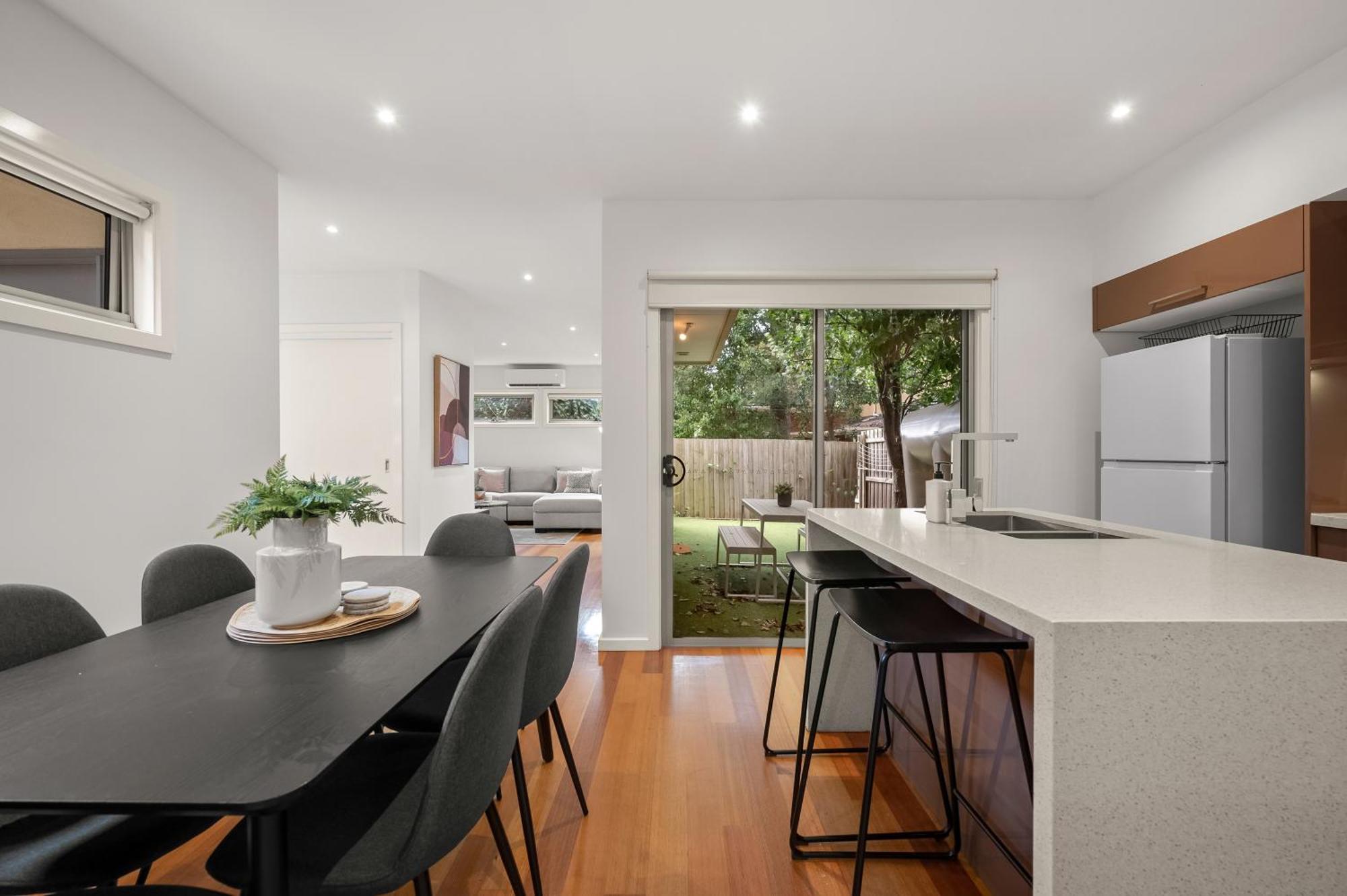 Relaxing Getaway Oasis With Patio In Charming Kew Holiday home