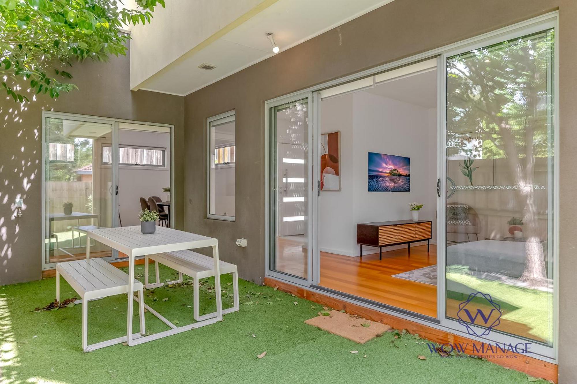 Relaxing Getaway Oasis With Patio In Charming Kew *