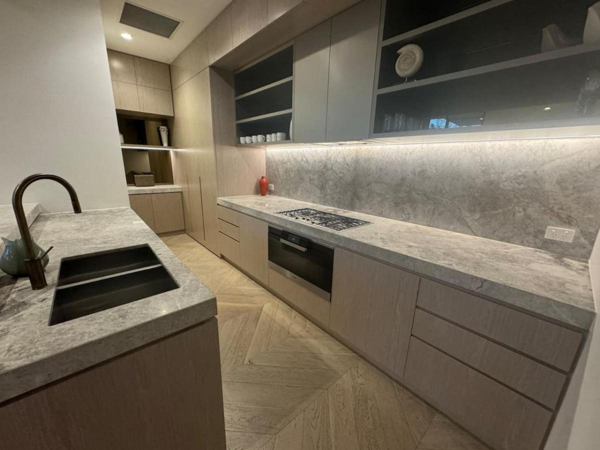 Holiday home Meets Bay I Style I 4-level I Rooftop Melbourne