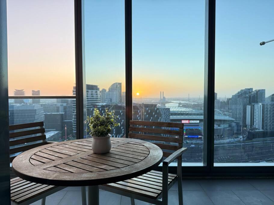 Astonishing 2b2b Upperwestside Opposite Southern Cross Station Apartment Melbourne
