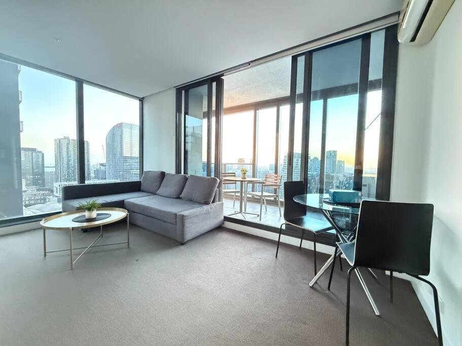 Astonishing 2b2b Upperwestside Opposite Southern Cross Station * Melbourne