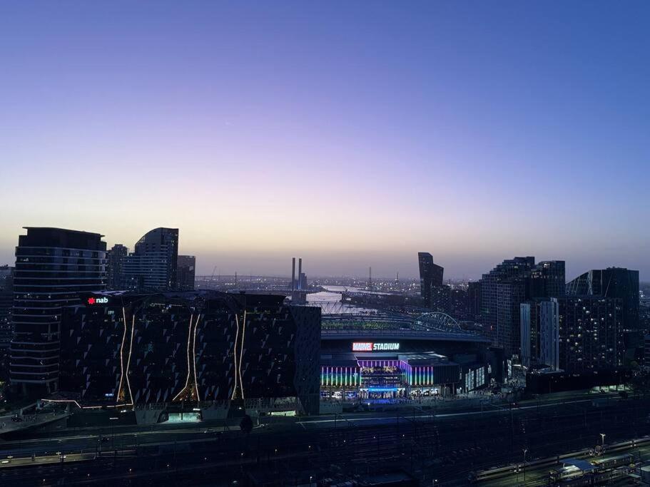 Astonishing 2b2b Upperwestside Opposite Southern Cross Station Apartment Melbourne