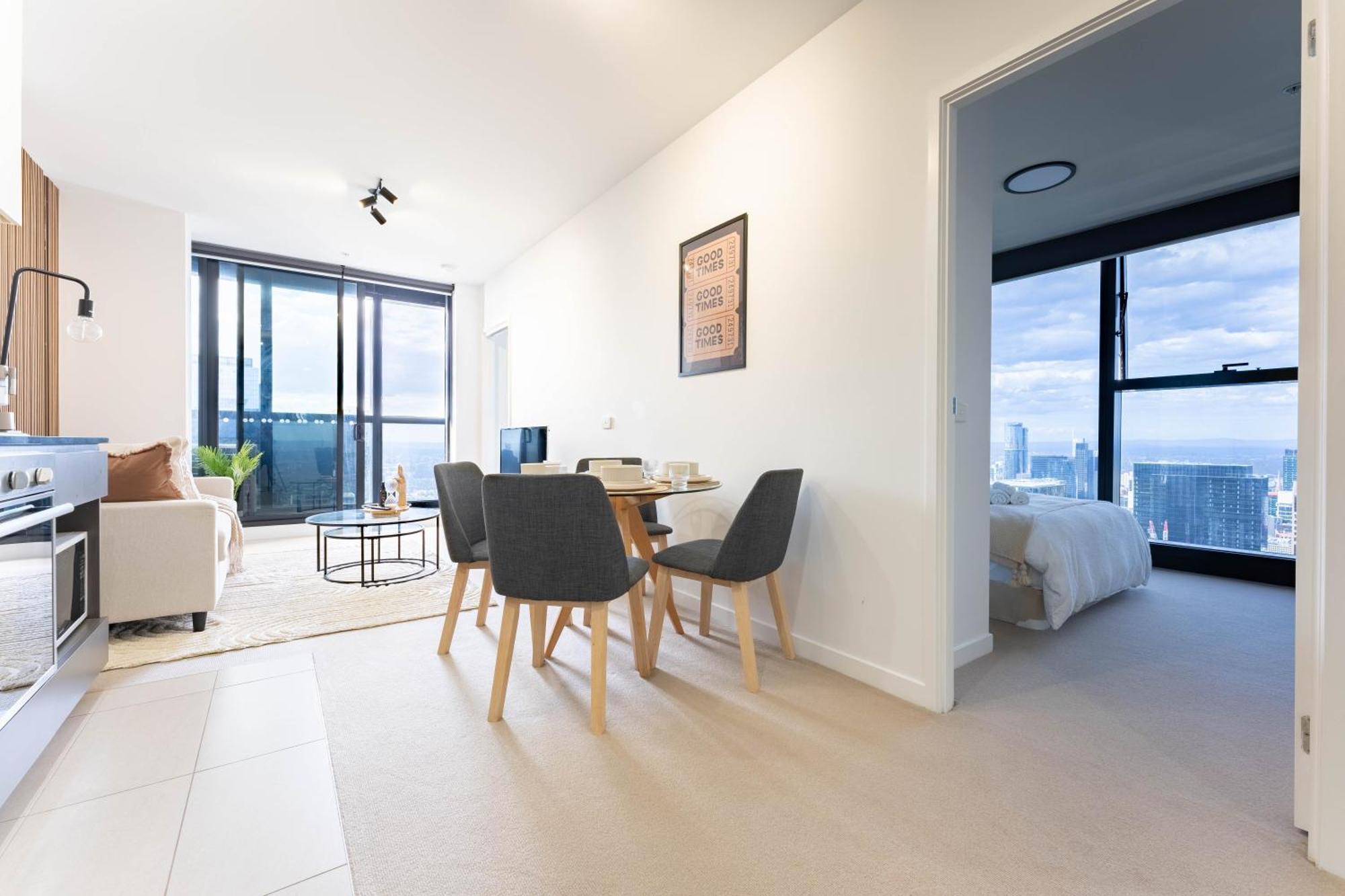 Luxury Collins St Apartment- 2br W Balcony- High Floor Apartment
