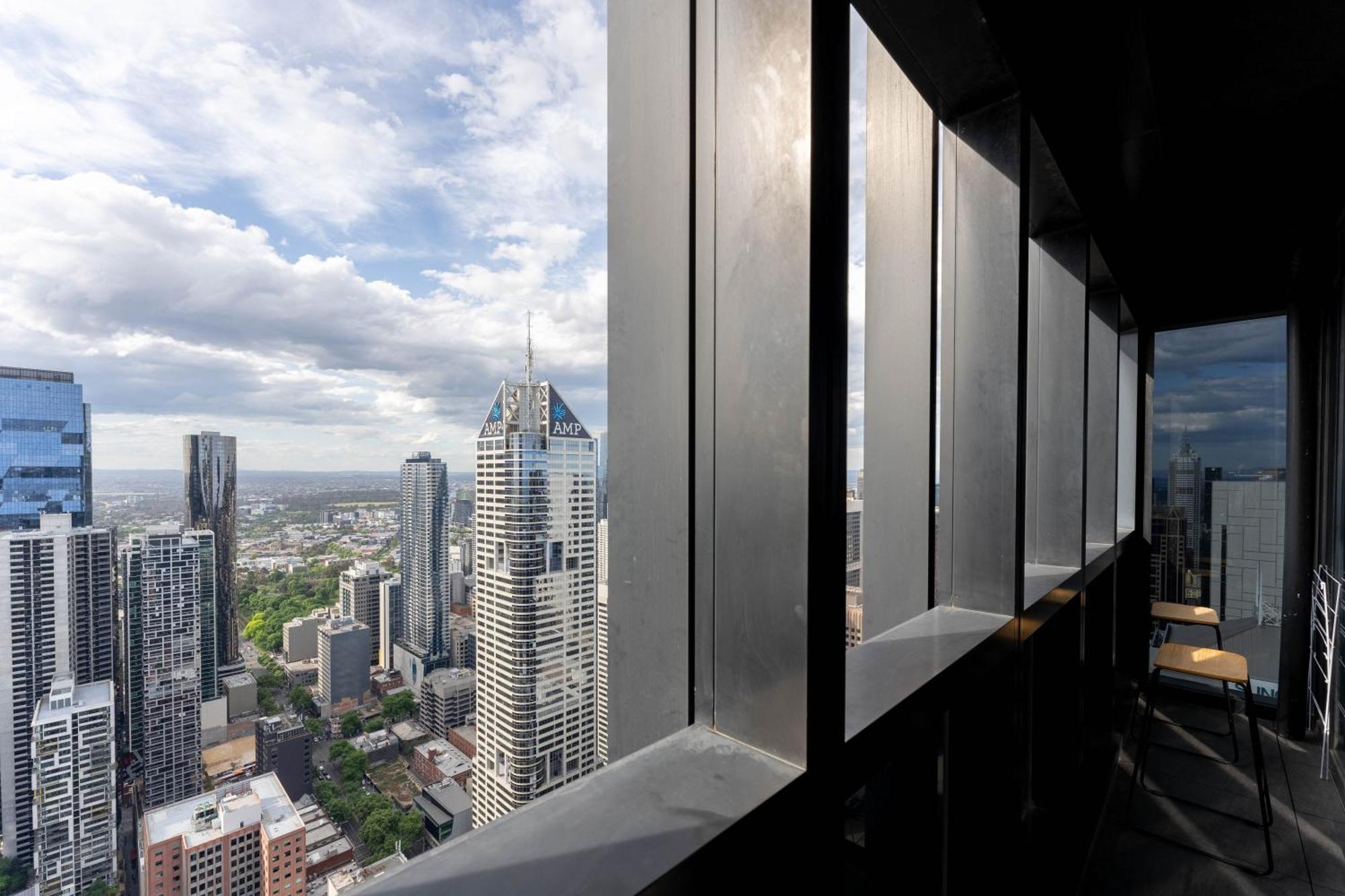 Luxury Collins St Apartment- 2br W Balcony- High Floor Apartment