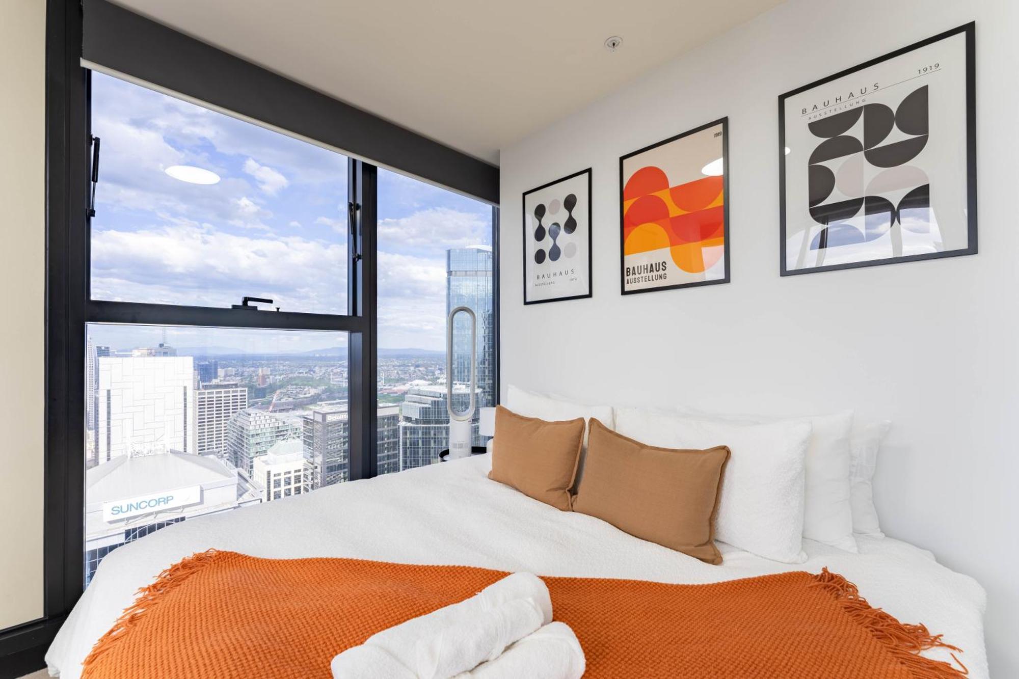 Apartment Luxury Collins St Apartment- 2br W Balcony- High Floor *