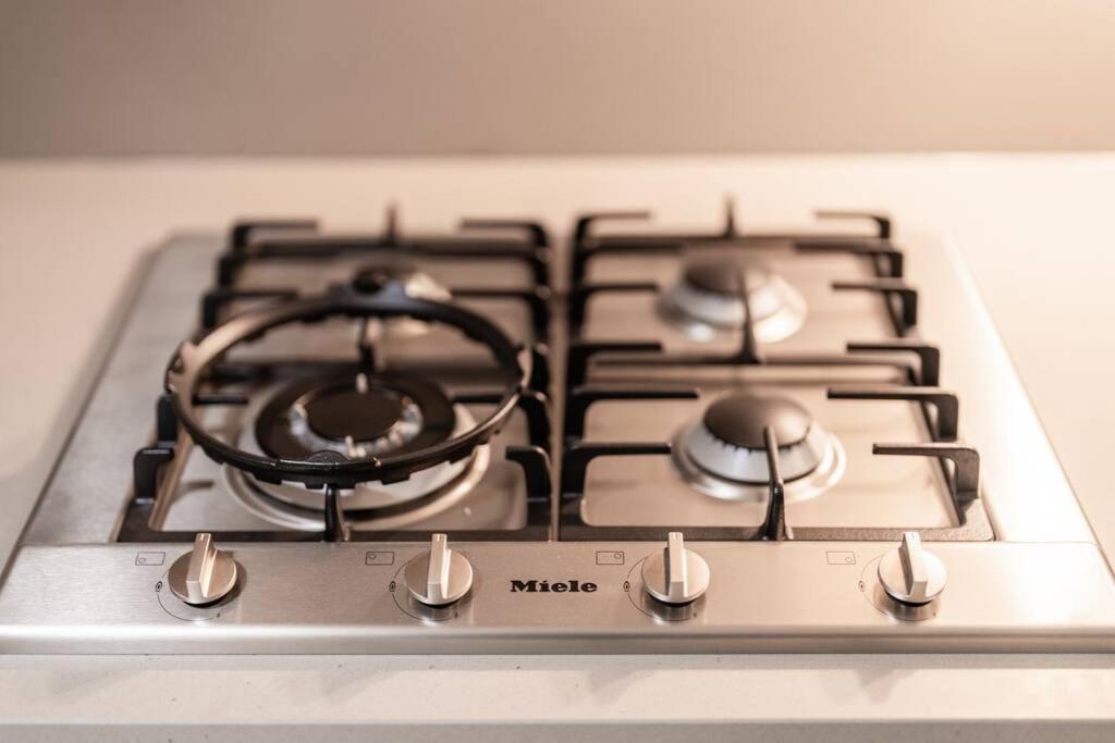 Modern Luxury In The Heart Of Melbourne's Cbd Apartment Melbourne
