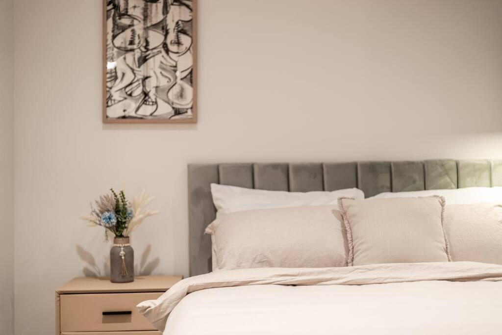 Apartment Modern Luxury In The Heart Of Melbourne's Cbd *