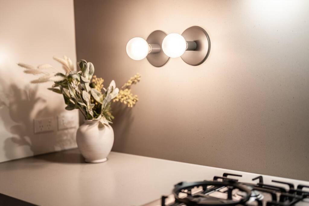 Apartment Modern Luxury In The Heart Of Melbourne's Cbd Melbourne