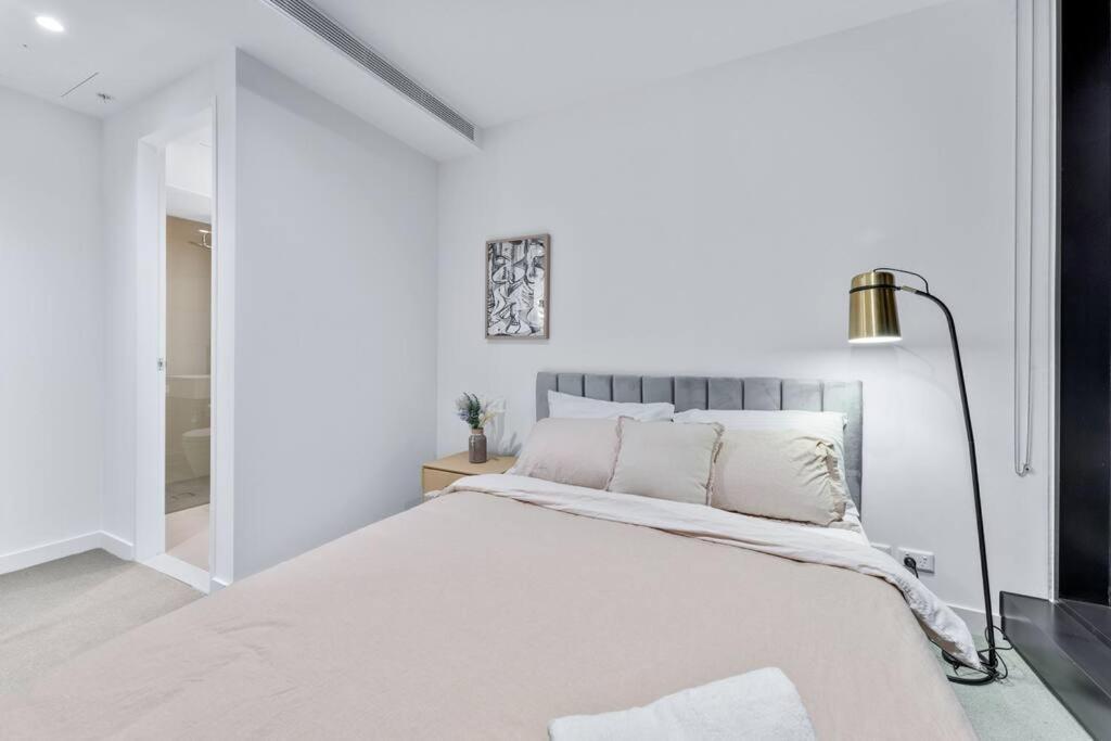 Modern Luxury In The Heart Of Melbourne's Cbd Melbourne
