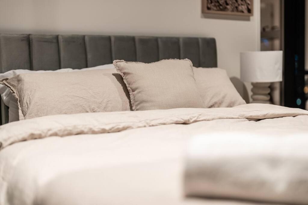 Apartment Modern Luxury In The Heart Of Melbourne's Cbd *