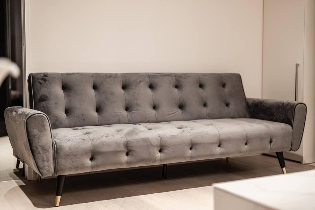 Modern Luxury In The Heart Of Melbourne's Cbd