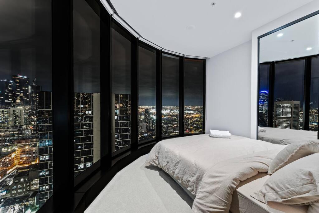 Modern Luxury In The Heart Of Melbourne's Cbd Apartment Melbourne