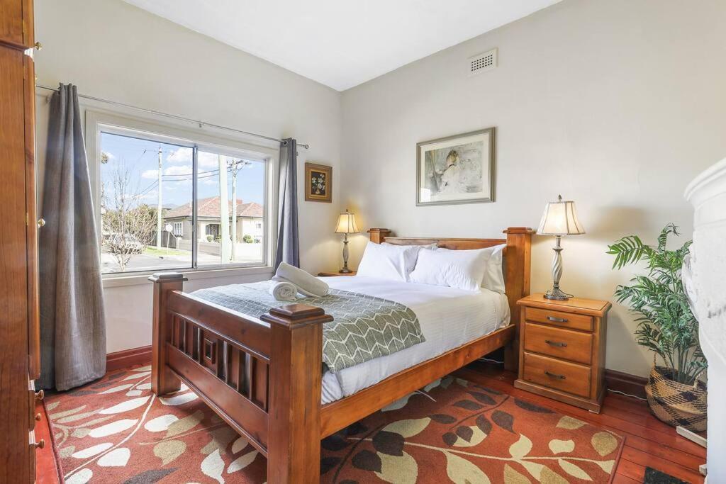 Spacious Urban Delight In Coburg * Melbourne