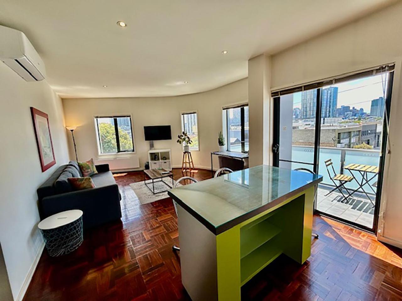 Superb Views - Apartment, Work Or Just Relax! * Melbourne