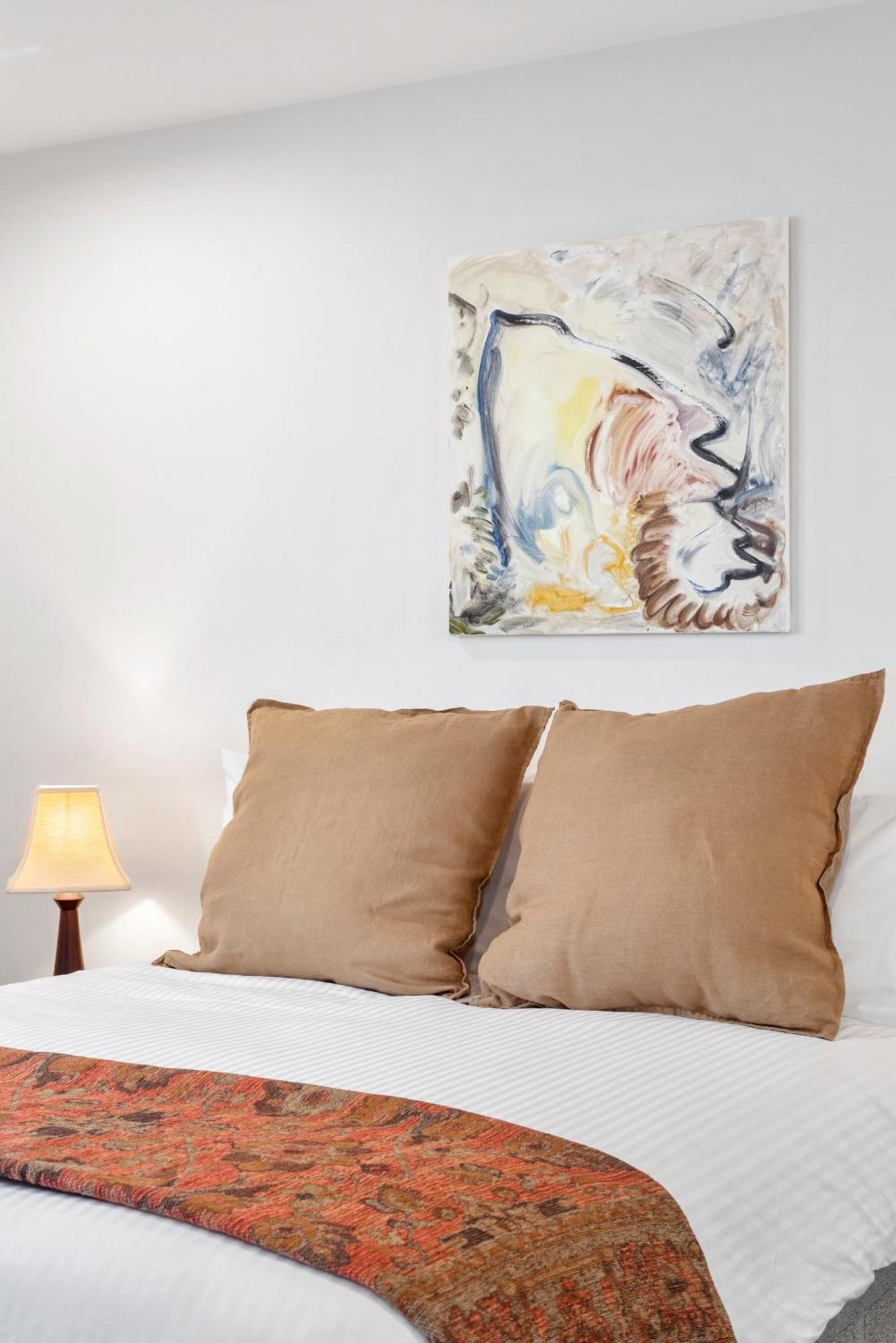 Artistic Urban Getaway Just Off Smith Street! * Melbourne